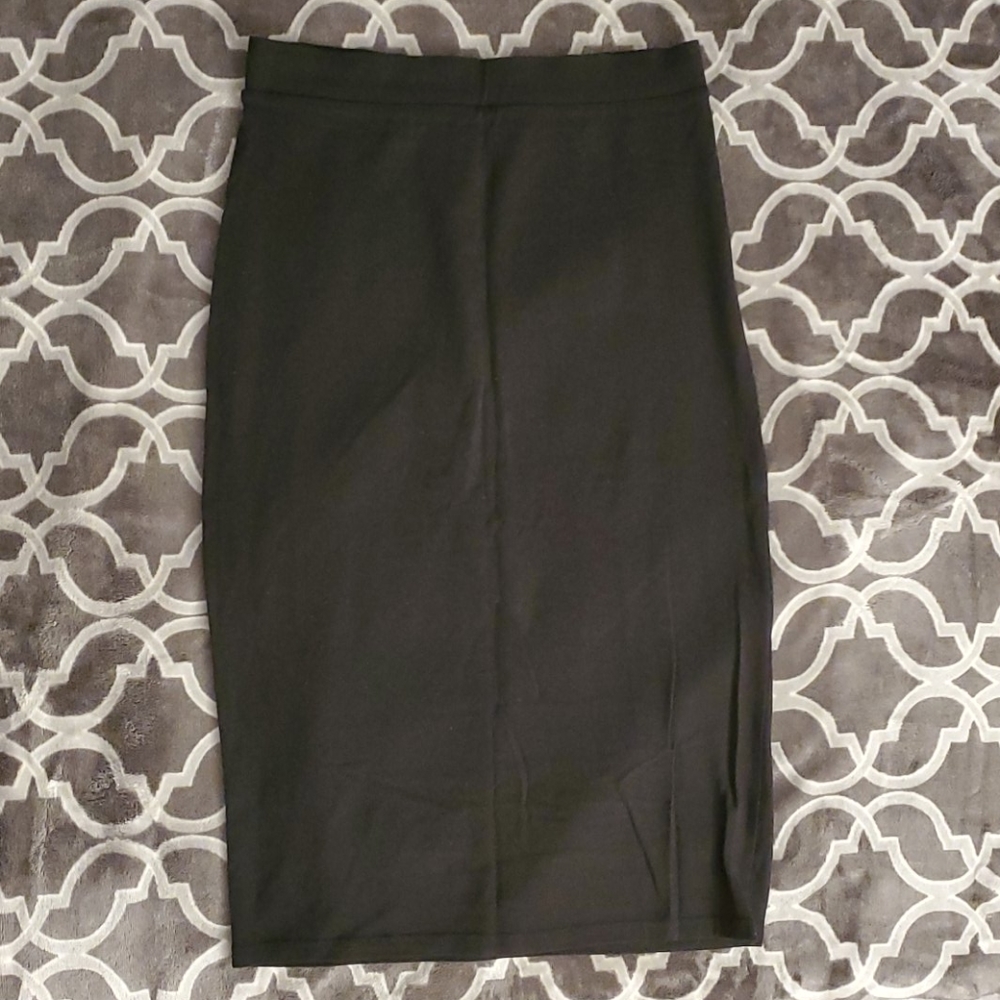 3 for $25 H&M Divided Stretchy Pencil Skirt